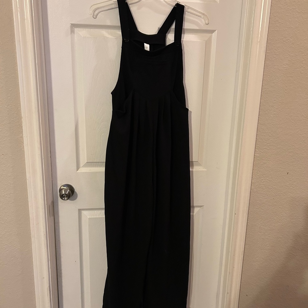 Black Sleeveless Jumpsuit